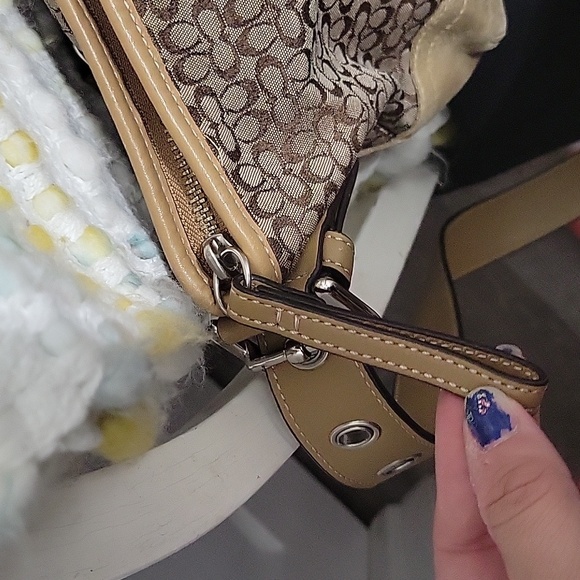 Vintage Coach Khaki Canvas Crossbody/Shoulder Bag - Picture 3 of 13